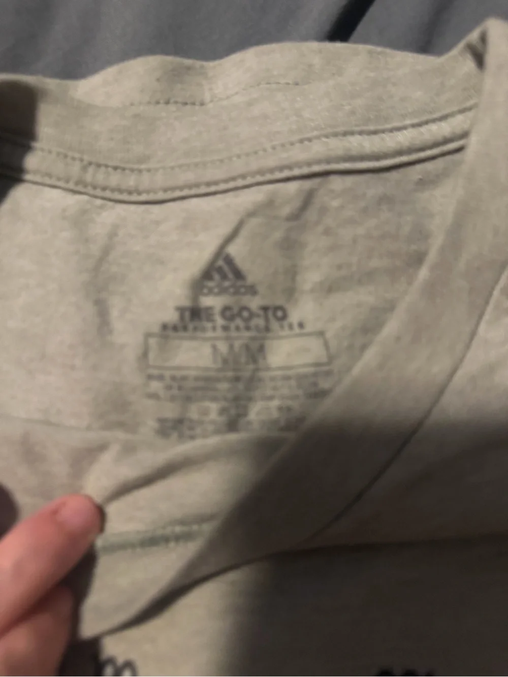 Men’s medium Adidas Logo Graphic Tee in Light Gray